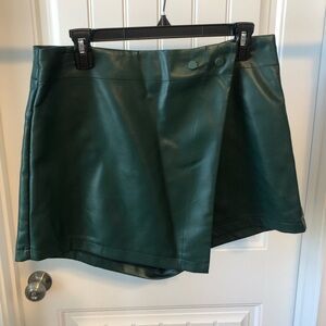 Aemi & Co Faux Leather Skort, Medium